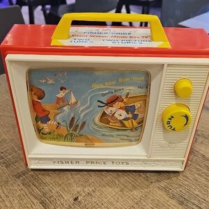 Fisher-Price Red‎ and Yellow Giant Screen Music Box TV